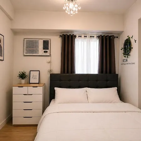 Cozy Alabang Condo With Pool And Near Malls & Airport