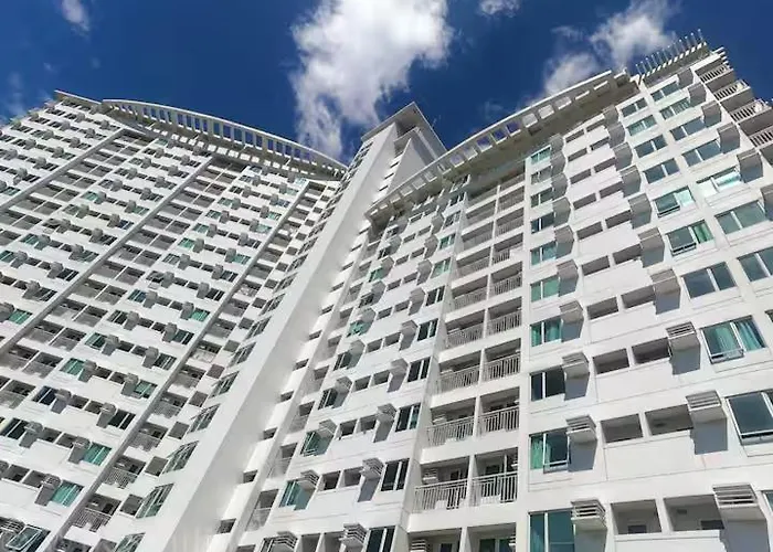 Apartahotel Cozy Alabang With Pool And Near Malls & Airport