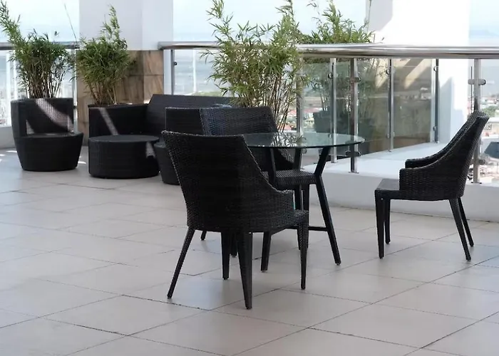 Cozy Alabang With Pool And Near Malls & Airport Manila